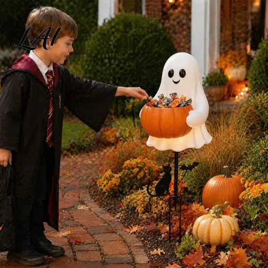 Spöke med Godisskål och Markspett för Halloween